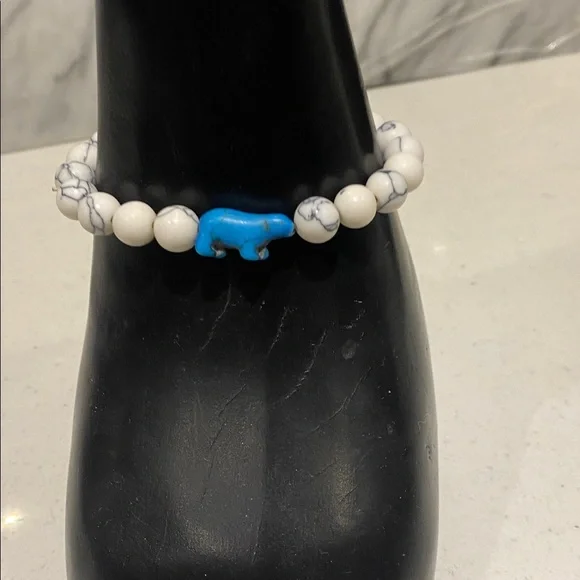 White and Blue Polar Bear Howlite Beaded Bracelet - Picture 3 of 6